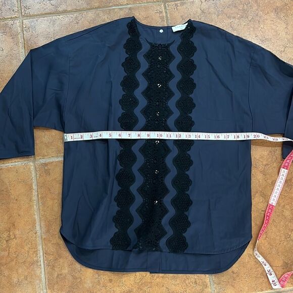 NWOT SANDRO Paris Back Button Short Sleeve Lace Front Shirt Navy Blue Sz 1 - Picture 8 of 9